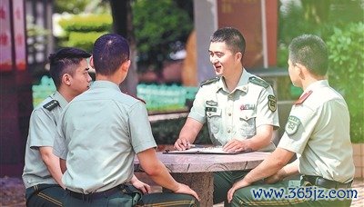 武警重庆总队某支队官兵磋商沟通心得。李 东摄